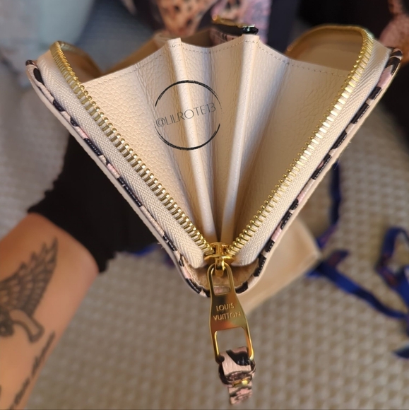 Louis Vuitton Wild At Heart Creme Empreinte Zippy - Picture 8 of 17